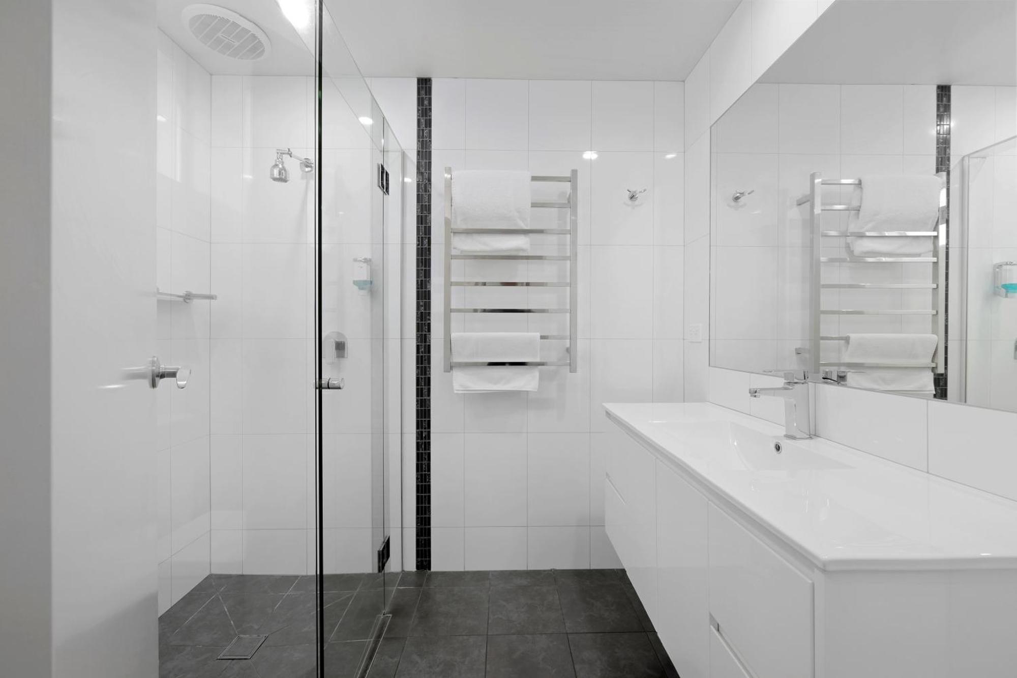 Motel Lonsdale 4*