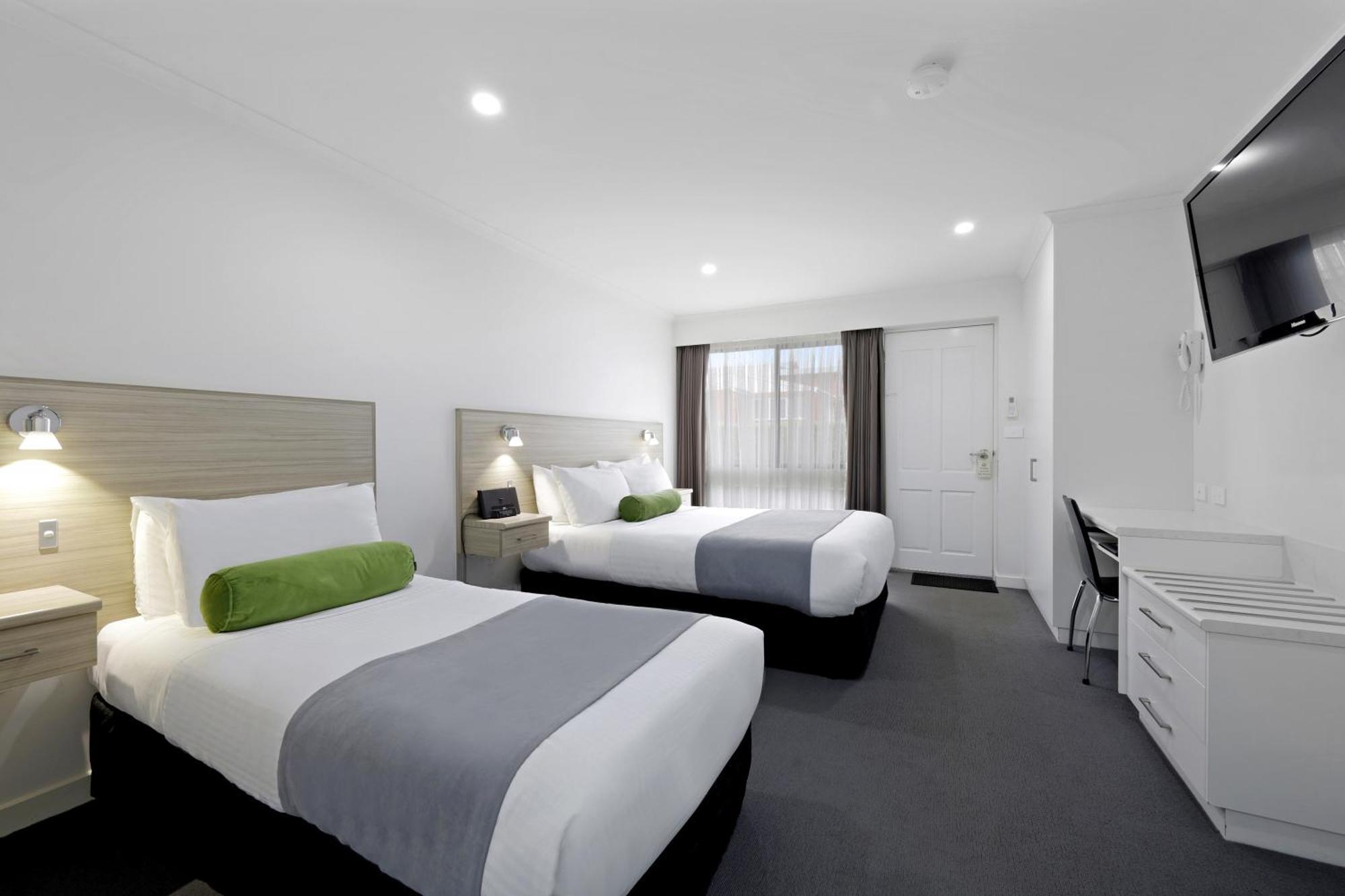 Lonsdale Motel