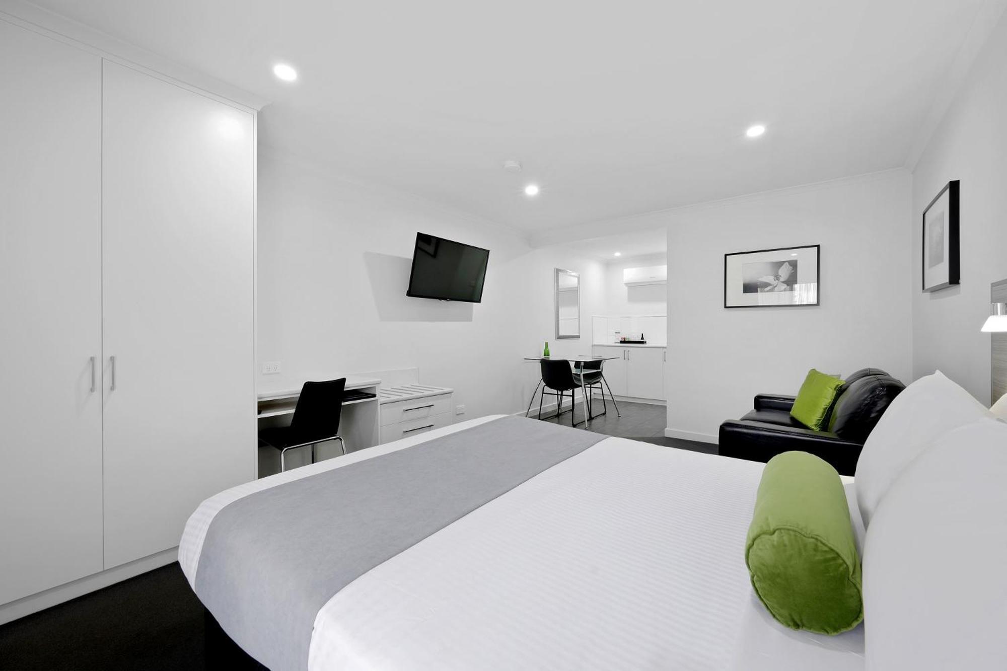Motel Lonsdale 4*